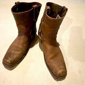 Frye harness 8R boots brown. Women’s sz 11